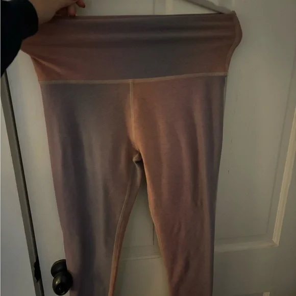 Beyond Yoga Pink and Purple Gradient Crop Top - Picture 4 of 5